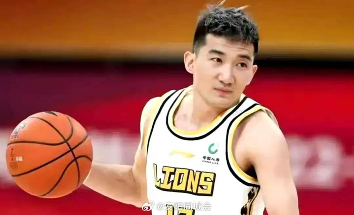 孙铭徽总决赛G4仅得1篮板1抢断,6分钟2投0中|上海男篮|上海久事|比赛|浙江|主场_新浪体育_新浪新闻